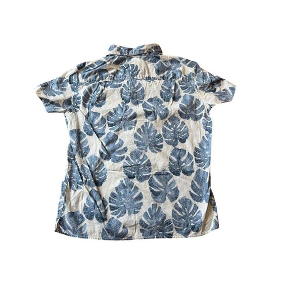 American Eagle Short Sleeve shirt, Hawaiian Floral print; Medium - Picture 4 of 7